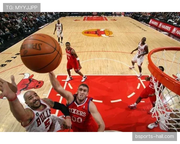 布泽尔突破篮下效率提升明显 拉开队内攻防差距