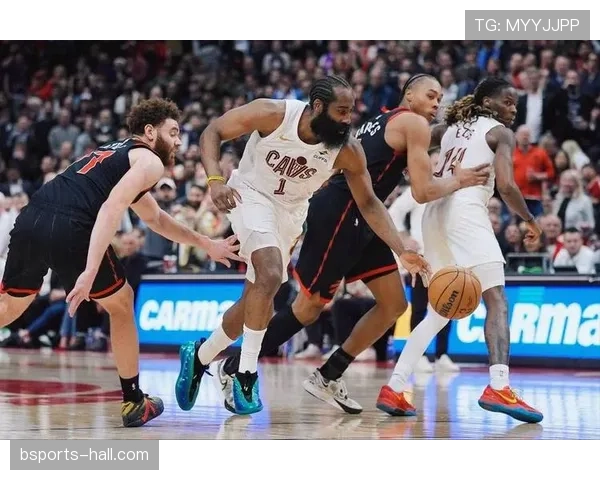 斯科蒂·巴恩斯三分命中率提升拉开空间，助力队内关键得分爆发